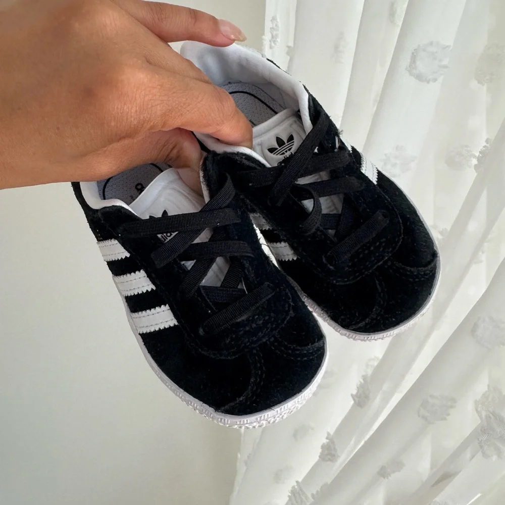 Toddler Adidas Gazelle 🖤 - Picture 3 of 9